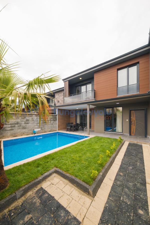 Sapanca Kırkpınar 4+1 Isıtma Havuzlu, Jakuzili  8 Kişilik Villa