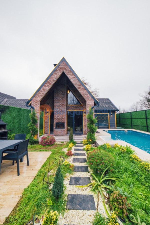 Sapanca/Çayiçinde 2+1 Isıtma Havuzlu, Şömineli, 6 Kişi Kapasiteli, Muhafazakar Bungalov