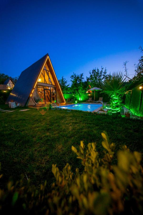 Sapanca/Yanıkta 2+1 Isıtma Havuzlu, Şömineli, Korunaklı 5 kişilik Bungalov